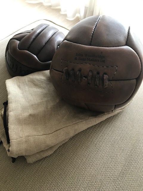 Ballon de football vintage en cuir 1950 - John Woodbridge Makers