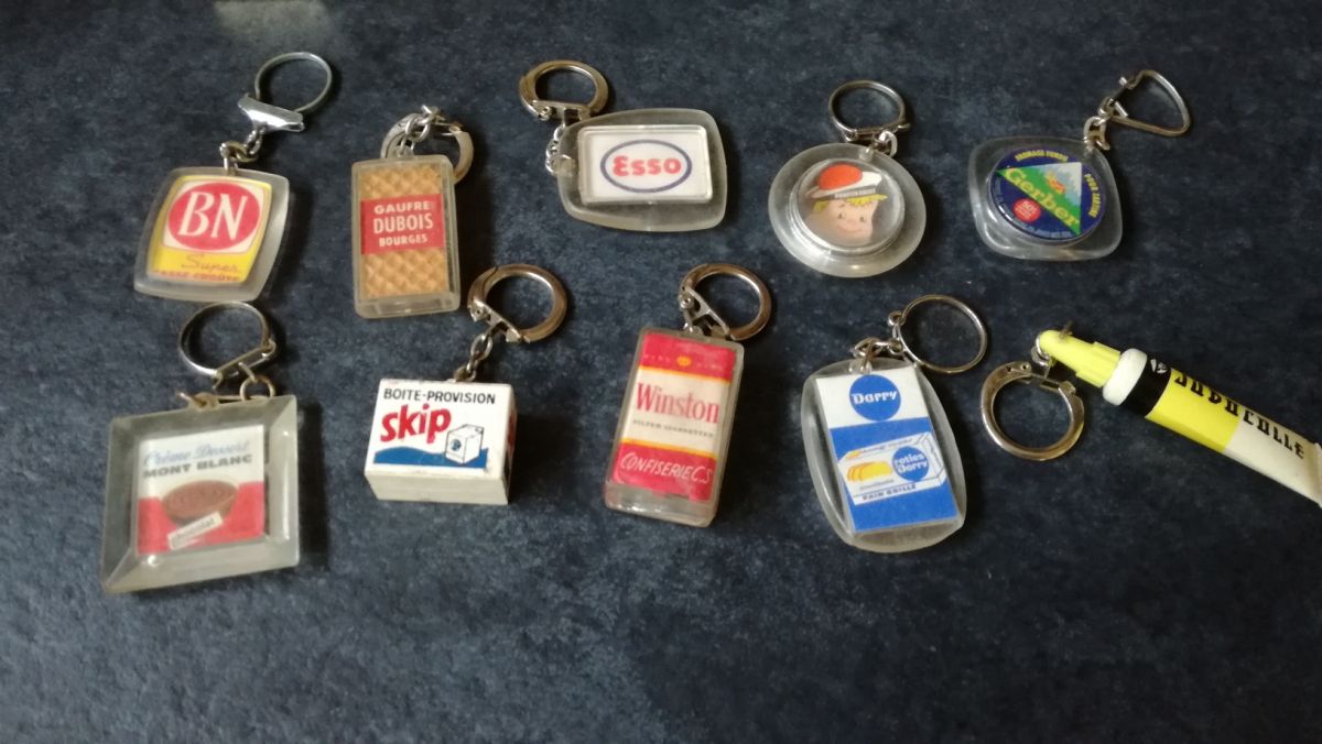 Porte-clés football dans une boîte par 2,00 €