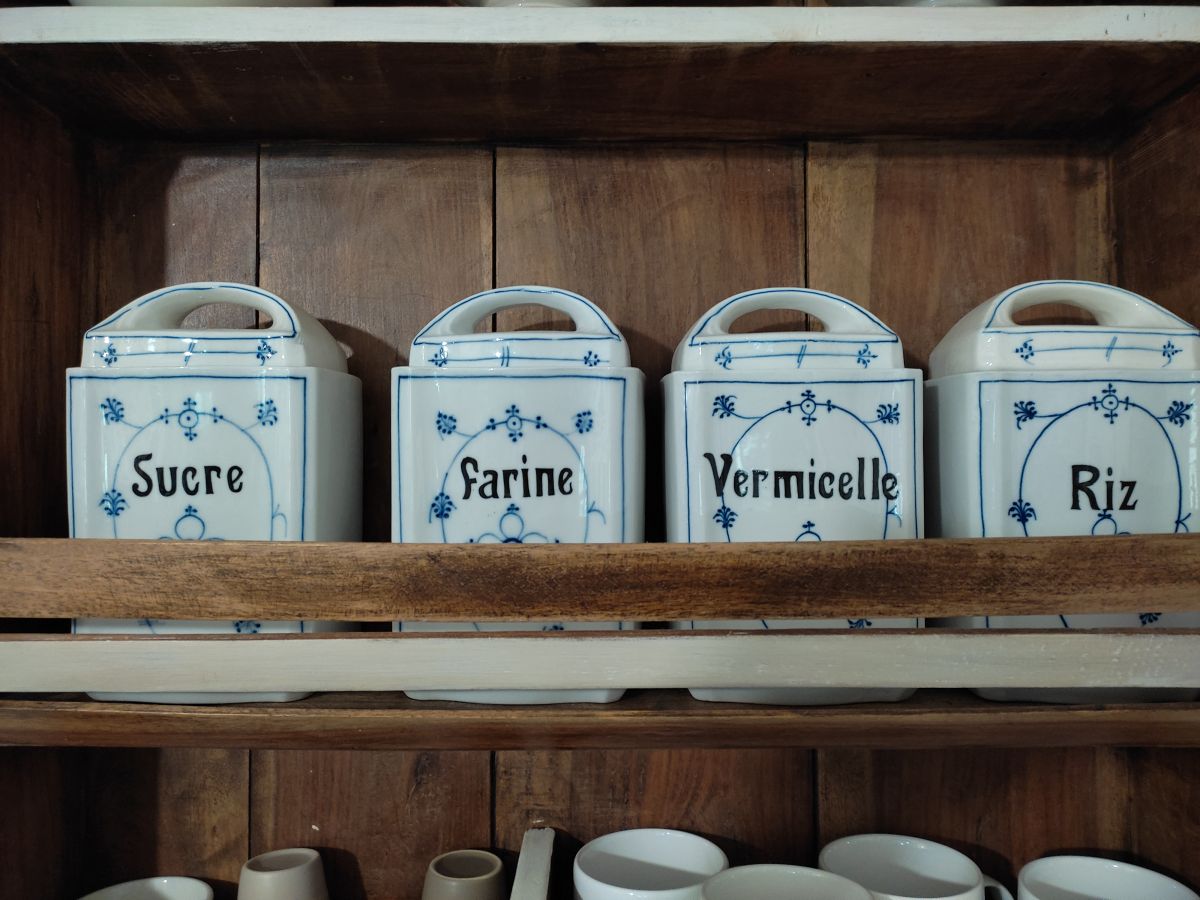 Lot de deux pots à épices en céramique, boîtes de conservation vintage