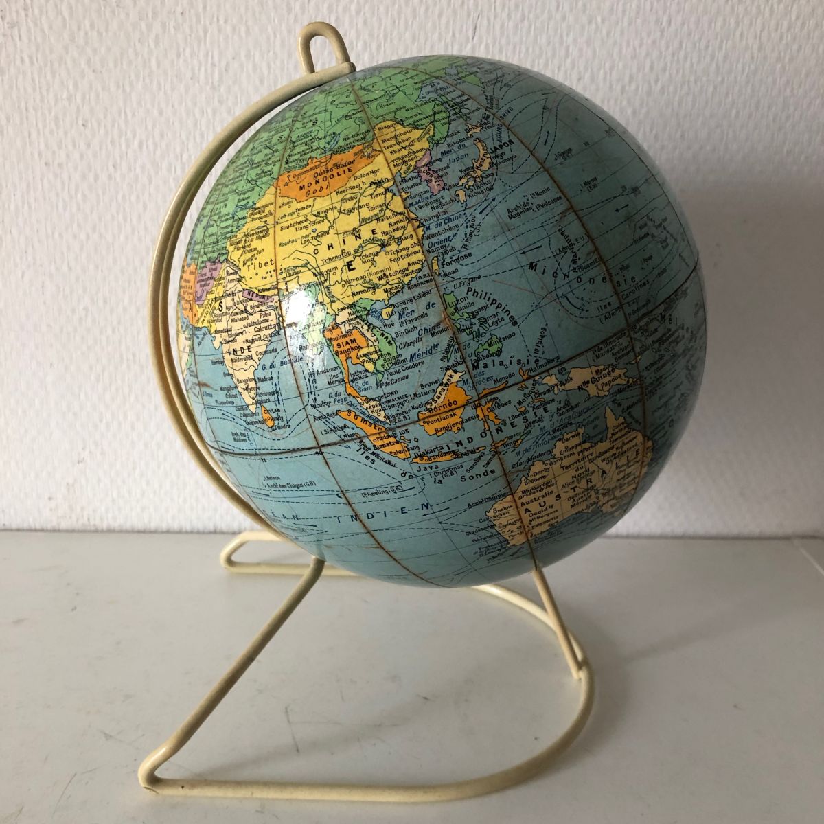 Ancien et superbe Petit Globe terrestre Vintage Girard et Barrère