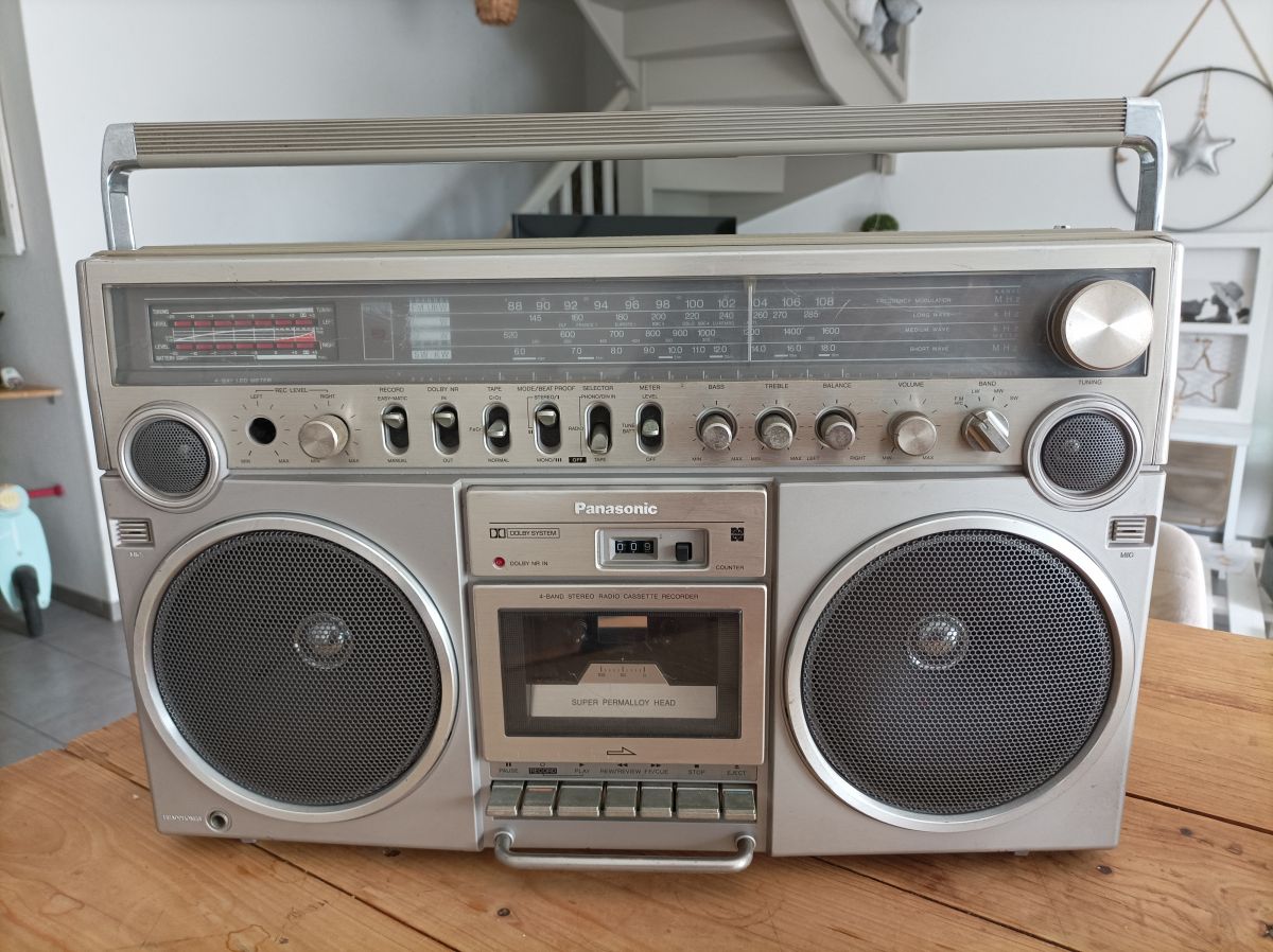 Poste radio cassette