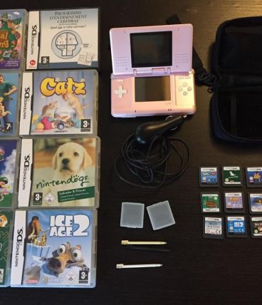 Nintendo DS + 9 jeux + Accessoires