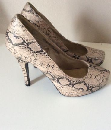 Chaussures escarpins Grise style python  