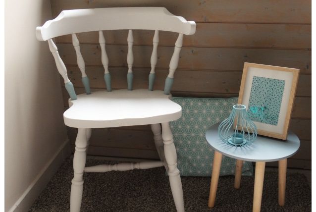 Ancienne chaise au style scandinave