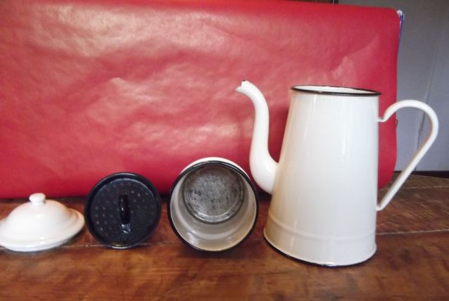 cafetière émaillée vintage 