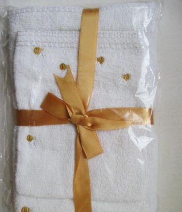 Ensemble cadeau Serviette et gant petite abeille jaune et or