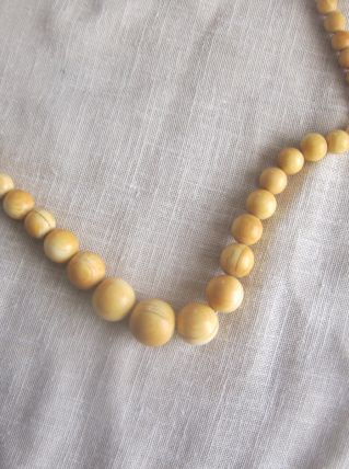 collier vintage ivoire 