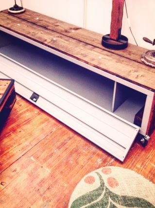 Meuble TV industriel