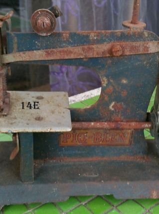 ancienne machine a coudre enfant