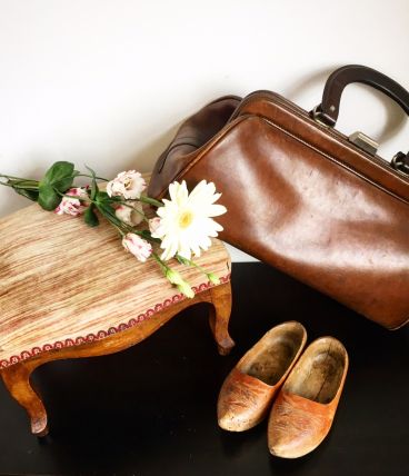 Ancien sac en cuir marron. Style sacoche de médecin années 30