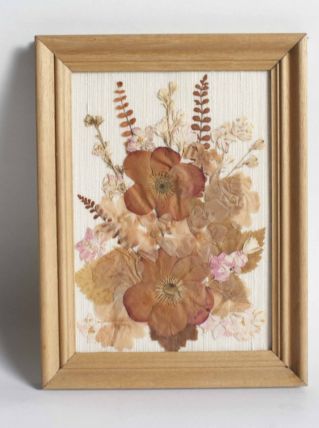 cadre de fleurs séchées