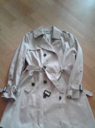 lot de vestes, jupes, pantalons, hauts