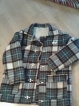 lot de vestes, jupes, pantalons, hauts