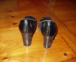 chaussures noires brillantes