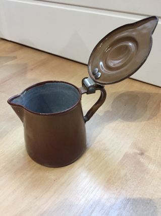 Pot à lait tôle émaillée 