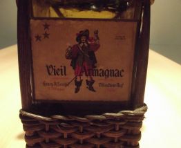 ancienne bouteille osier pour armagnac
