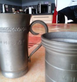 Petit doseur en Etain Whisky