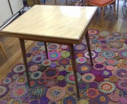 Table en bois et formica vintage