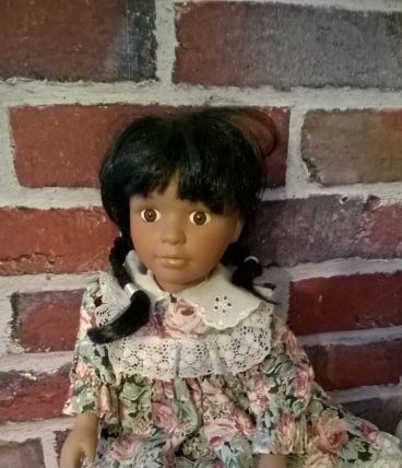 " Léa " poupée en porcelaine rétro
