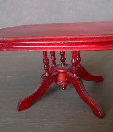 Petite table pour vitrine miniature