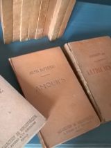 Collection de 13 livres anciens dans un style érotique de 1930