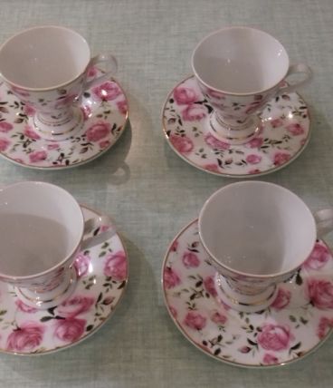 4 tasses à café vintage