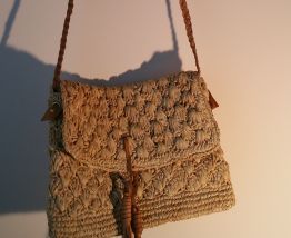 Sac besace en rafia et cuir