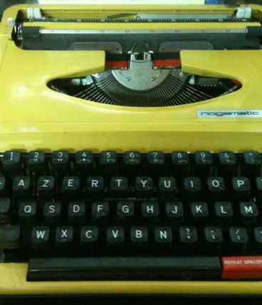 Machine à écrire NOGAMATIC année 1974