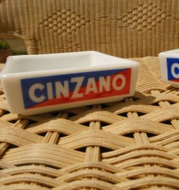 Coupelle aperitive publicitaire marque CINZANO