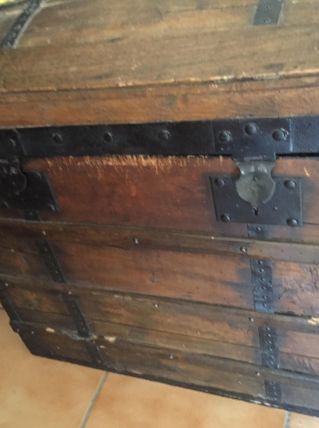 malle ancienne en bois