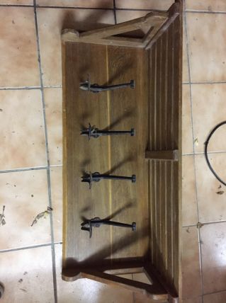 porte manteaux en bois et patères en fer