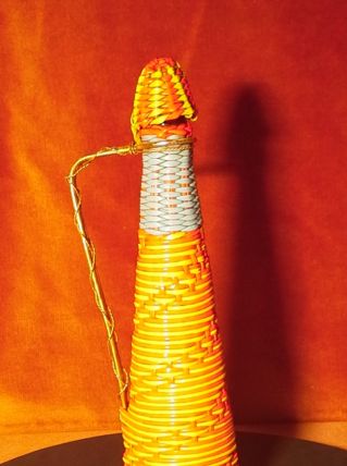 Bouteille vintage 60 en Scoubidou 3