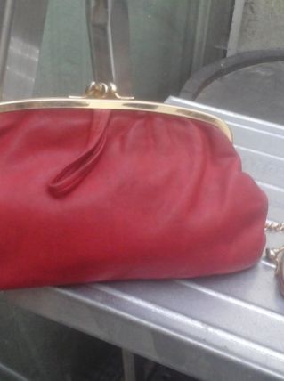 porte monnaie en cuir rouge vintage