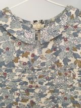 Robe fait main fleurit col Claudine