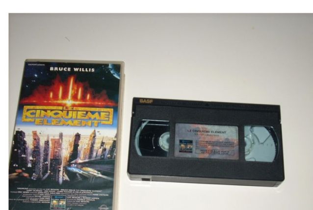CASSETTE VHS LE 5EME ELEMENT