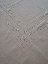 Nappe brodée ancienne