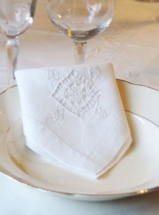 Serviettes brodées Hardanger
