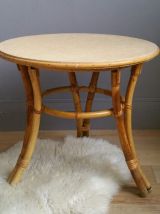 Table rotin vintage tripode