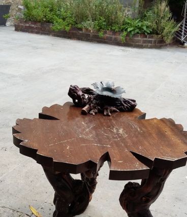 Table salon en forme de feuillede vigne