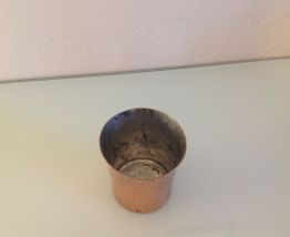 JOLI PETIT POT VINTAGE IMITATION CUIVRE MARTELE