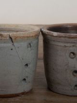 Lot de 3 anciennes faisselles en terre émaillée.