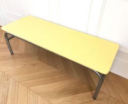 Table basse (ancien  pupitre d’écolier)