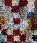 Tapis boucherouite berbère tissé main au Maroc