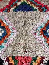 Grand tapis azilal berbere tissé main au Maroc