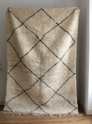 TApis beni ouarain berbere tissé main au Maroc