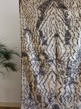 Tapis azilal berbere tissé main au Maroc