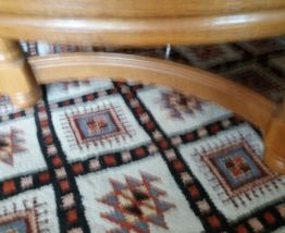 Table basse ovale en bois vernis massif