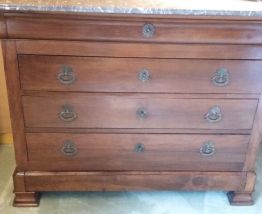 Commode Louis Philippe 5 tirroirs avec plateau en marbre