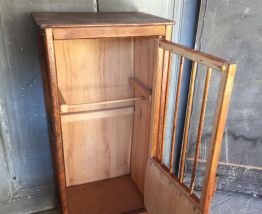 Armoire de poupée