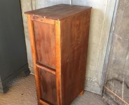 Armoire de poupée